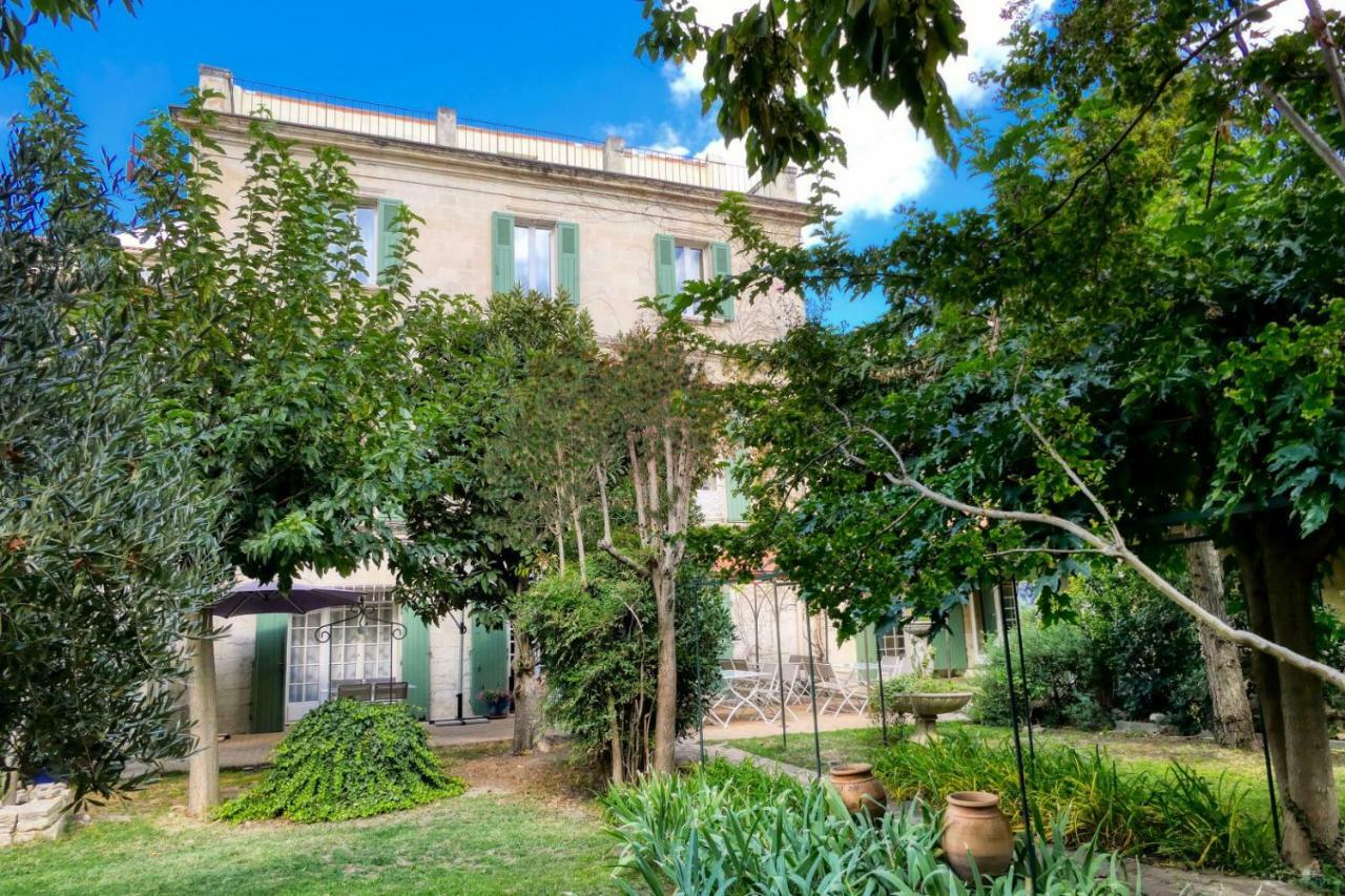 Au Saint Roch - Hotel Et Jardin Avignon Bagian luar foto